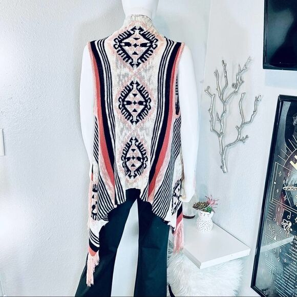 Pink Rose Sleeveless Fringe Cardigan Medium - Picture 4 of 11